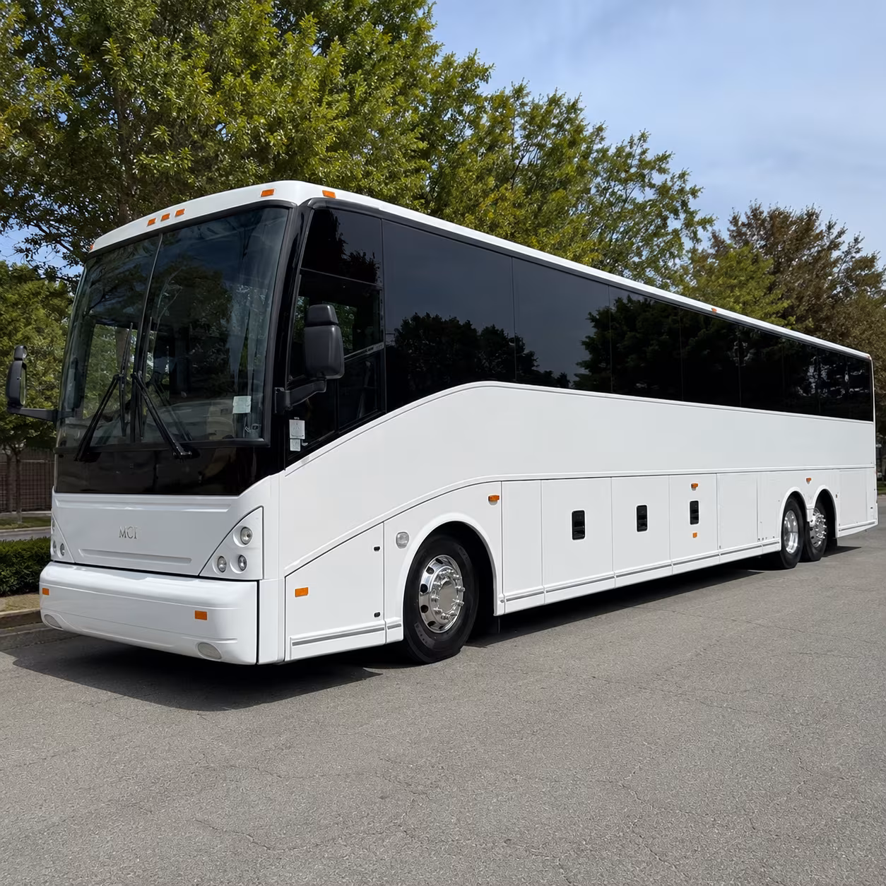 employee shuttle buses to the hollywood park campus and sofi stadium